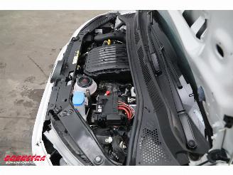 Volkswagen Up! 1.0 Move Up! Airco Bluetooth 21.531 km! picture 10