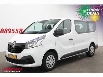 skadebil bedrijf Renault Trafic Passenger 1.6 dCi Expression Energy 9-Pers. Airco 2018/5