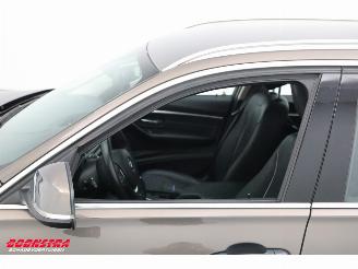 BMW 3-serie Touring 330i Luxury Edition LED Leder Clima Cruise SHZ picture 5