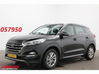 Auto incidentate Hyundai Tucson 1.6 GDi Comfort Navi Clima Cruise Camera SHZ PDC AHK 2015/10