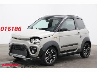 skadebil brommobiel Microcar  M.Go Highland X DCI 2021/2