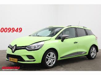 krockskadad bil auto Renault Clio Estate 1.5 dCi Ecoleader Zen Navi Airco Cruise PDC AHK 2018/2