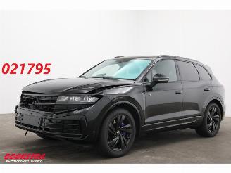 Damaged car Volkswagen Touareg R 3.0 TSi 4Motion PHEV Pano HUD 360° Ventilatie ACC LRHZ AHK 2024/7