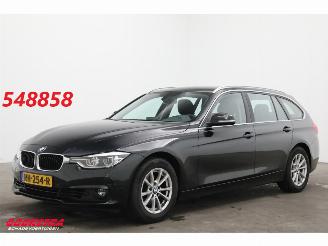 uszkodzony samochody osobowe BMW 3-serie Touring 318i Aut. Corporate LED Navi Clima Cruise PDC AHK 2017/12
