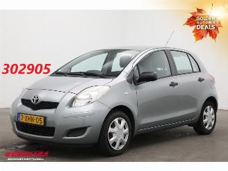 Coche accidentado Toyota Yaris 1.0 VVTi 5-DRS Cool Airco 2010/11