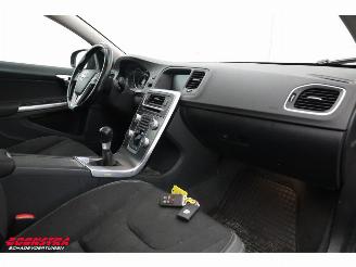 Volvo V-60 1.6 D2 Momentum Schuifdak Navi Clima Cruise PDC AHK picture 13