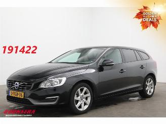 skadebil auto Volvo V-60 2.0 D4 Aut. Kinetic PremiumSound Leder Navi Clima Cruise PDC AHK 2014/2