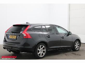 Volvo V-60 2.0 D4 Aut. Kinetic PremiumSound Leder Navi Clima Cruise PDC AHK picture 3