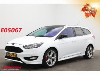 Schadeauto Ford Focus 1.5 150 PK Titanium Sport Keyless Navi PDC AHK 162.359 km! 2015/5