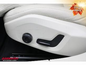 Volvo V-60 2.0 B3 Momentum Pano LED ACC H/K Leder LRHZ Camera picture 21