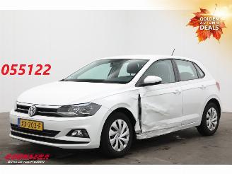 damaged passenger cars Volkswagen Polo 1.0 MPI Comfortline Navi Airco Cruise 2019/4