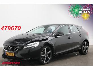 Schadeauto Volvo V-40 2.0 T3 Aut. Nordic+ Pano LED Memory Leder Camera SHZ 2017/11