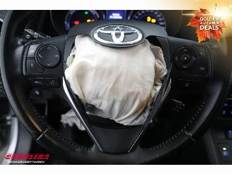 Toyota Auris 1.8 Hybrid Dynamic Navi Clima Cruise PDC 169.034 km! picture 24