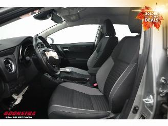 Toyota Auris 1.8 Hybrid Dynamic Navi Clima Cruise PDC 169.034 km! picture 21