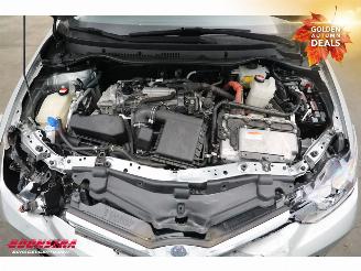 Toyota Auris 1.8 Hybrid Dynamic Navi Clima Cruise PDC 169.034 km! picture 9