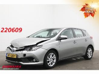 Unfallwagen Toyota Auris 1.8 Hybrid Dynamic Navi Clima Cruise PDC 169.034 km! 2016/1