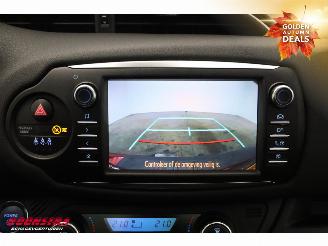 Toyota Yaris 1.5 Hybrid Premium Pano Navi Clima Cruise Camera 70.443 km! picture 20
