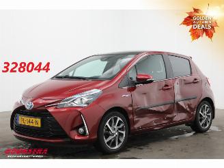 Schadeauto Toyota Yaris 1.5 Hybrid Premium Pano Navi Clima Cruise Camera 70.443 km! 2017/7