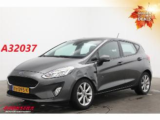 skadebil auto Ford Fiesta 1.1 Trend 5-DRS Navi Airco Cruise PDC 2019/2