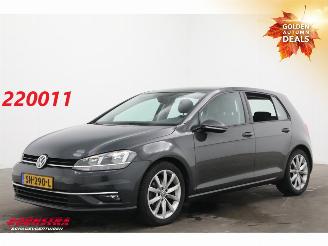 uszkodzony samochody osobowe Volkswagen Golf 1.0 TSI DSG Comfortline ACC Navi Clima SHZ PDC 2018/4
