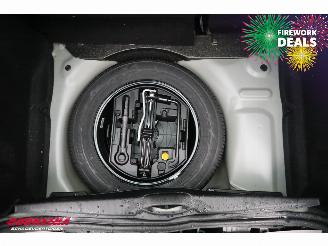 Peugeot 208 1.2 PureT. Signature Navi Camera Carplay Airco Cruise picture 8