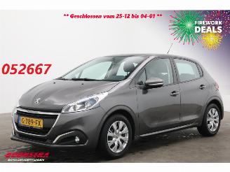 Avarii autoturisme Peugeot 208 1.2 PureT. Signature Navi Camera Carplay Airco Cruise 2019/7