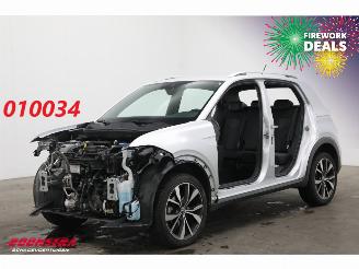 damaged passenger cars Volkswagen T-Cross 1.0 TSI R-Line DSG Teilediebstahl ACC Virtual Clima Camera SHZ 20.232 km! 2024/11