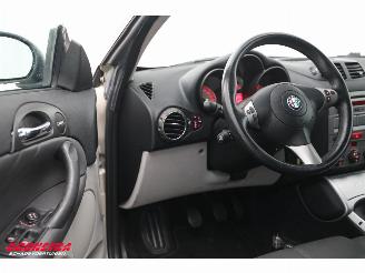 Alfa Romeo GT 2.0 JTS Distinctive Bose Leder Clima Cruise 67.557 km! picture 17