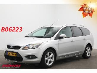 Unfallwagen Ford Focus 1.6 Comfort Airco Cruise Bluetooth 2011/6