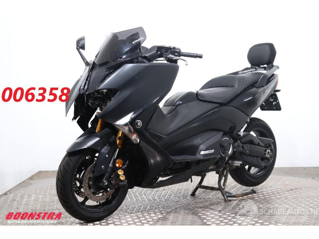 Yamaha  T-Max 530 Black Max Akrapovic