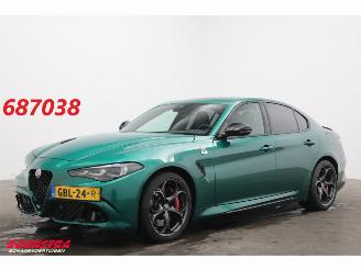 krockskadad bil auto Alfa Romeo Giulia 2.9 V6 Quadrifoglio 520 PK Facelift! Carbon ACC LED Camera H/K 11.487 km! 2024/6