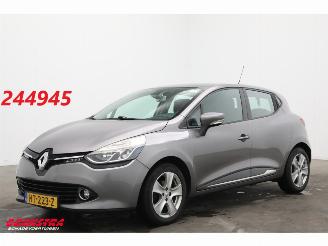 Damaged car Renault Clio 0.9 TCe Dynamique Navi Clima Cruise 2015/11