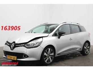 Damaged car Renault Clio Estate 0.9 TCe Dynamique Navi Airco Cruise PDC 2014/2