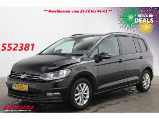 skadebil bedrijf Volkswagen Touran 1.6 TDI VAN Navi Clima Cruise SHZ PDC AHK 143.757 km! 2017/10