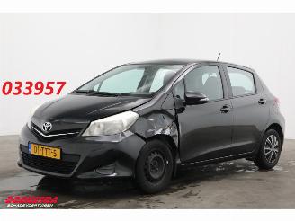Vaurioauto  passenger cars Toyota Yaris 1.0 VVT-i Aspiration Airco Camera Bluetooth 167.634 km! 2012/4