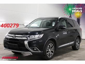 Unfallwagen Mitsubishi Outlander 2.2 DI-D Intense Clima Cruise Camera Bluetooth AHK 184.136 km! 2017/10