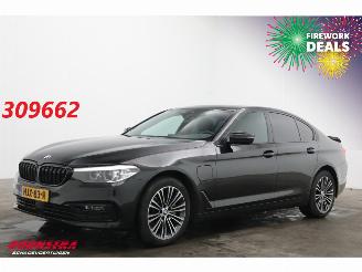 škoda osobní automobily BMW 5-serie 530e iPerformance Sport Line Schuifdak LED ACC SHZ PDC 2018/12