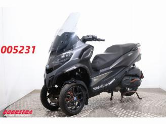 uszkodzony motocykle Piaggio  MP3 530 HPE Exclusive ABS Camera 4.804 km! 2022/12