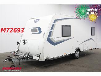 skadebil caravan Caravelair  Antares 470 Luifel Fietsendragers Single Beds BT 2021 2021/3