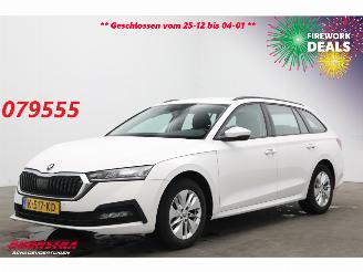 Unfallwagen Skoda Octavia Combi 1.0 e-TSI DSG Business Edition Virtual Navi Clima Cruise Camera 2021/1