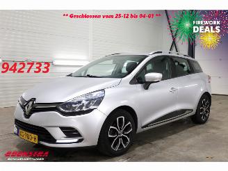 krockskadad bil auto Renault Clio Estate 1.5 dCi Ecoleader Zen Navi Airco Cruise 166.321 km! 2019/1
