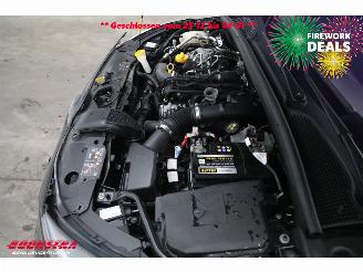 Renault Clio 1.3 TCe Initiale Paris LED 360° Leder Navi Clima SHZ PDC picture 16