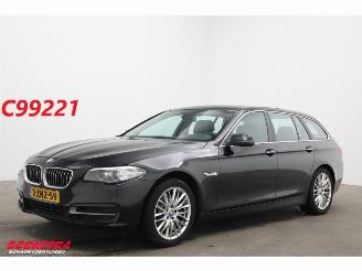 Schadeauto BMW 5-serie Touring 520i Aut. High Executive Xenon Leder Memory Navi Clima Cruise SHZ 145.935 km! 2015/2