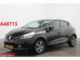 krockskadad bil auto Renault Clio 0.9 TCe ECO Night&Day Navi Airco Cruise PDC 2014/11