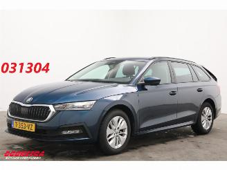 skadebil auto Skoda Octavia Combi 1.0 TSI Business Edition Virtual Apple/Android LRHZ Cruise SHZ 2023/9