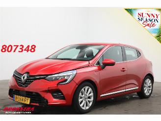 Voiture accidenté Renault Clio 1.6 E-Tech Hybrid 140 Intens LED 360° Apple/Android Camera PDC 2022/2