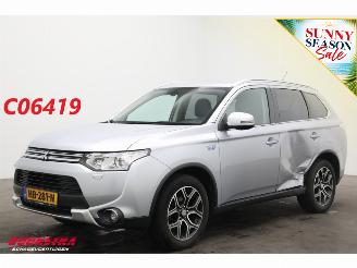 Voiture accidenté Mitsubishi Outlander 2.0 PHEV Executive Edition X-Line Navi Clima Cruise Camera AHK 2015/10