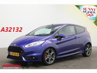 krockskadad bil auto Ford Fiesta 1.6 ST2 Clima Cruise Navi PDC LMV 2014/12