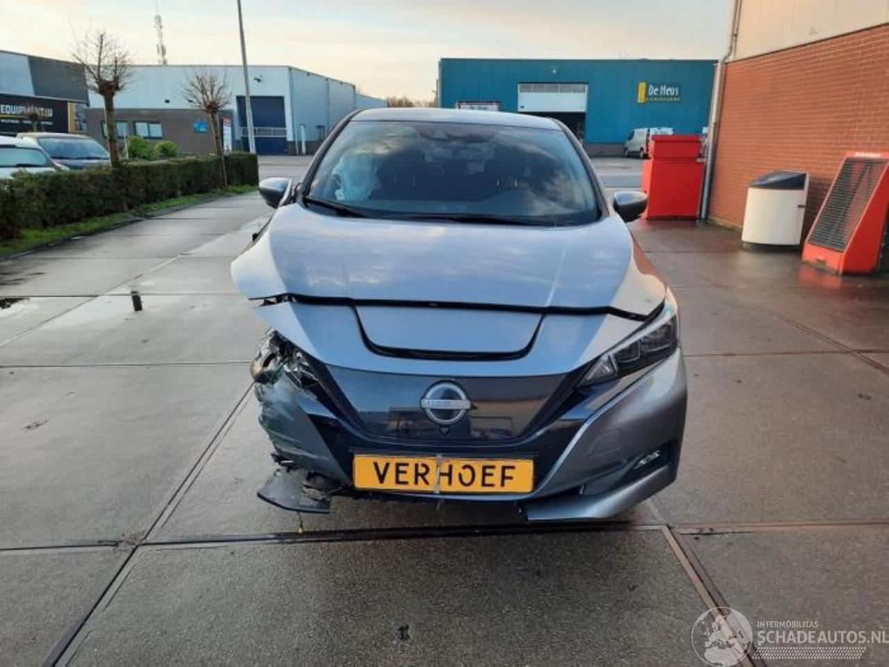 Nissan Leaf Leaf (ZE1), Hatchback, 2017 Electric