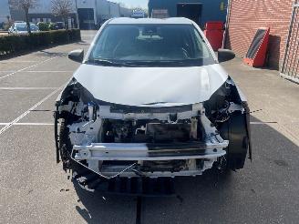 krockskadad bil auto Toyota Aygo  2023/9